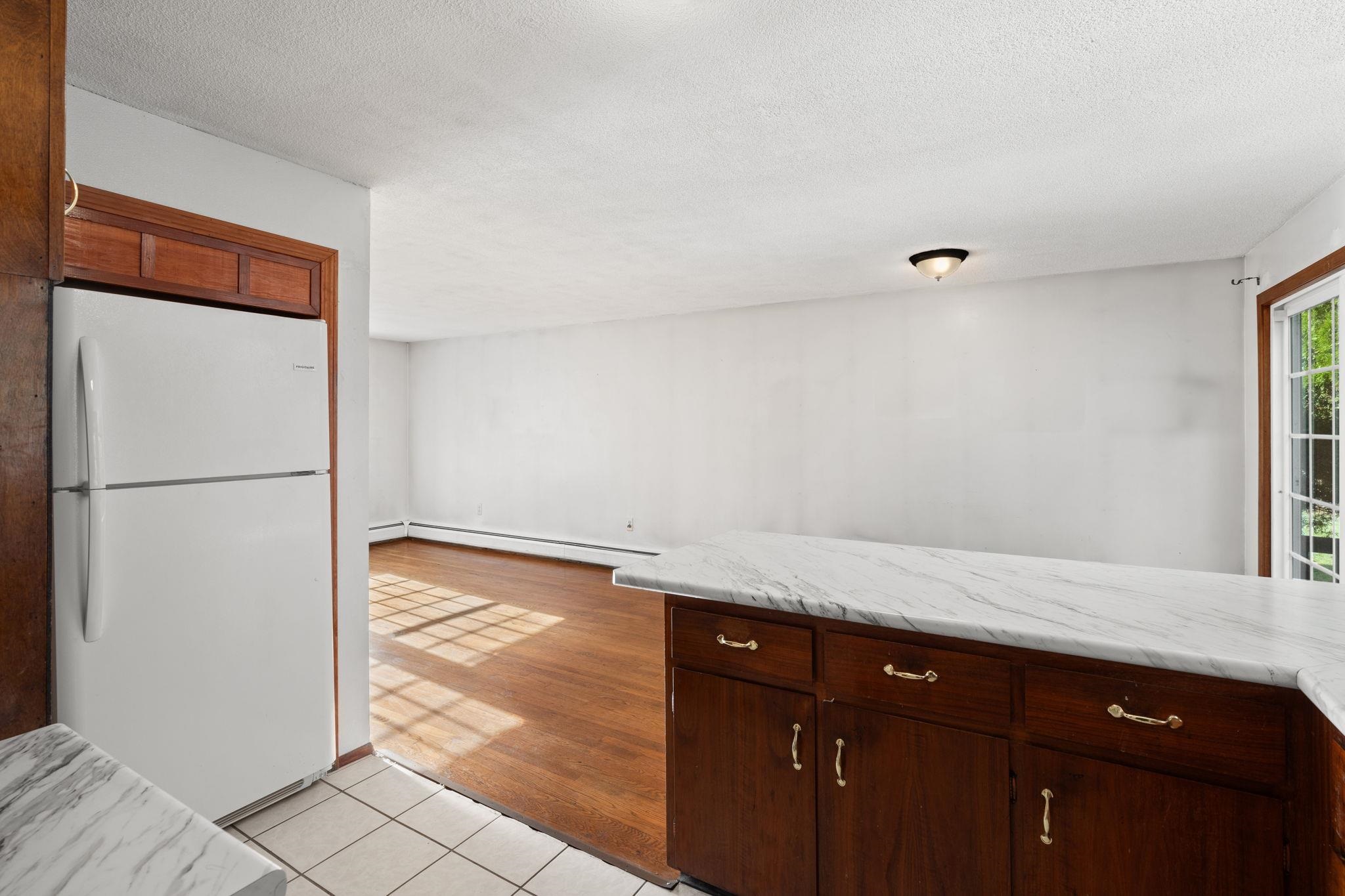 22 Oliver Drive Hudson, NH 03051 - Photo 6 of 36