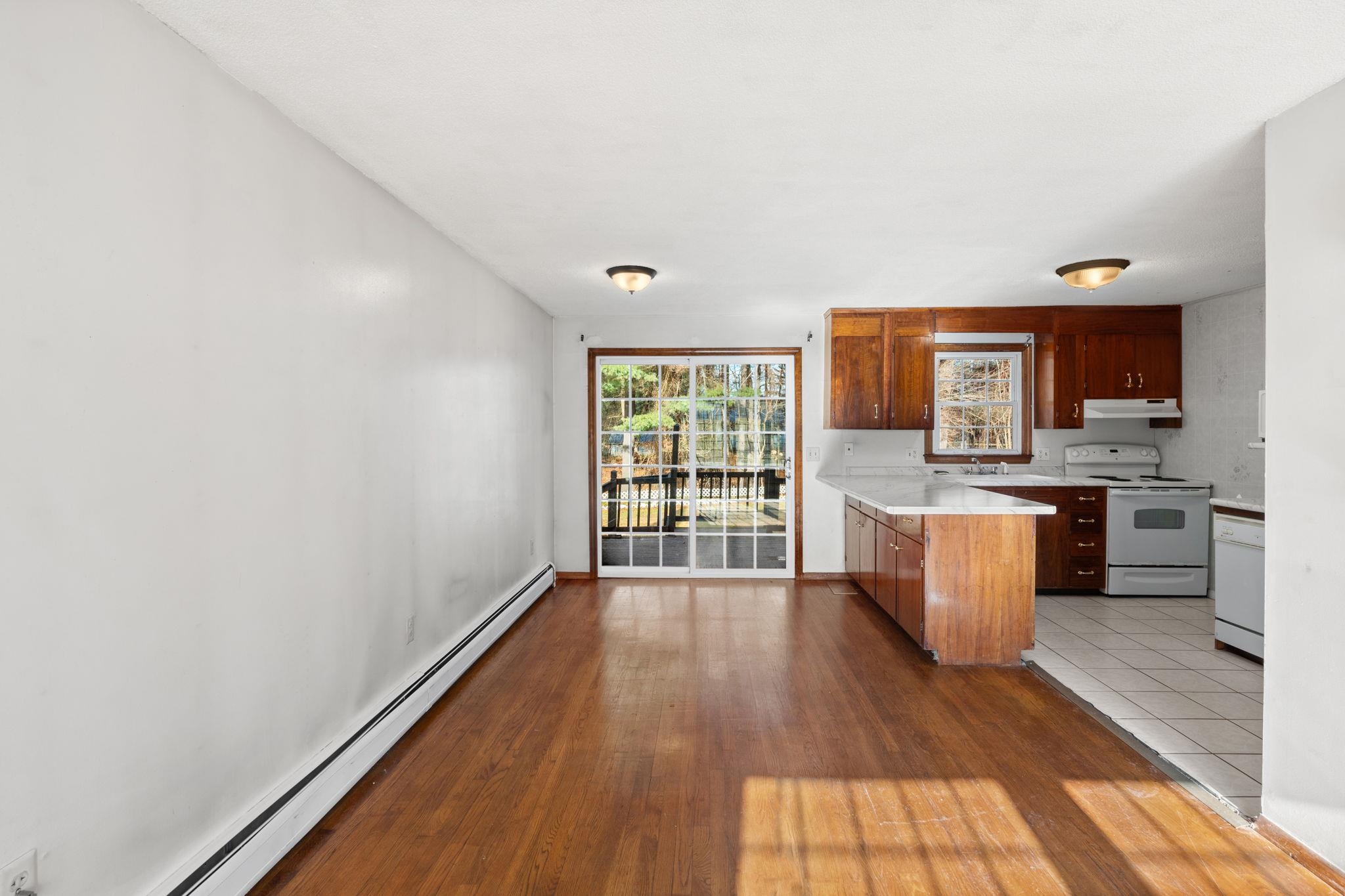 22 Oliver Drive Hudson, NH 03051 - Photo 9 of 36