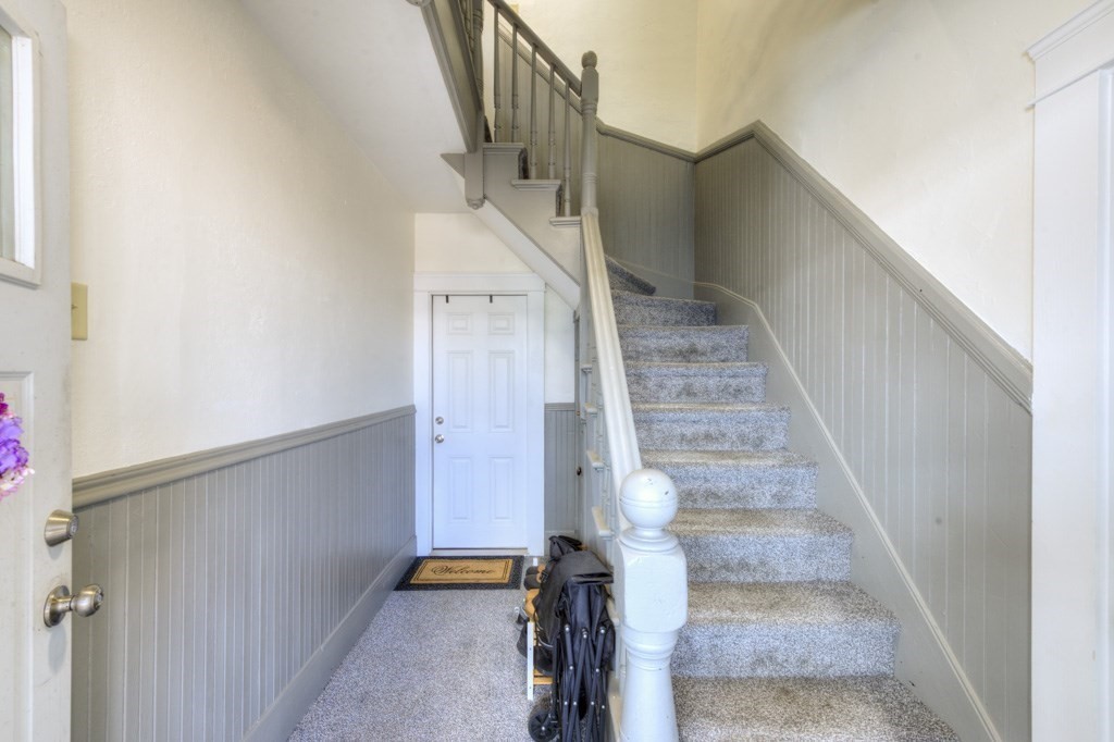 71 Esther Street Worcester, MA 01607 - Photo 5 of 40