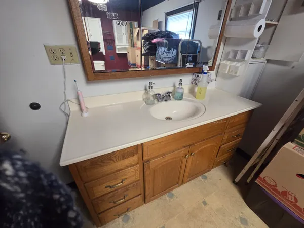 $174,900 | 158 West St Joe Street, Hillsdale, MI 49242