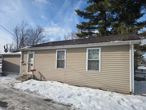 $174,900 | 158 West St Joe Street, Hillsdale, MI 49242