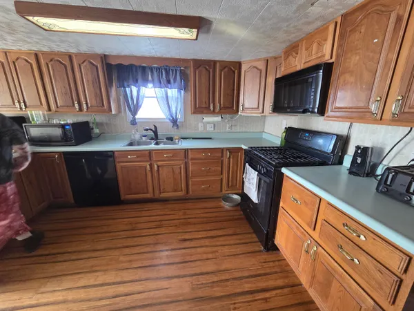 $174,900 | 158 West St Joe Street, Hillsdale, MI 49242