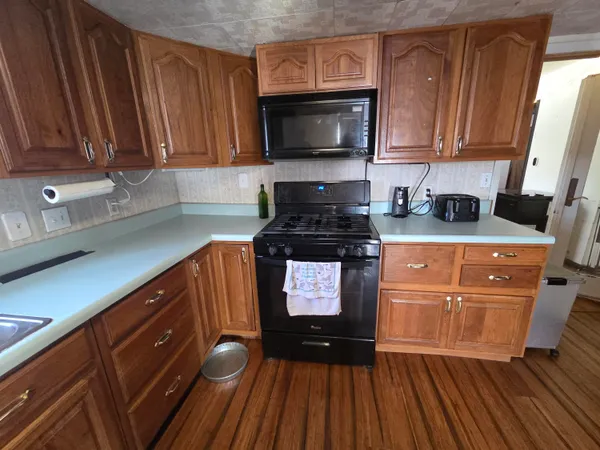 $174,900 | 158 West St Joe Street, Hillsdale, MI 49242