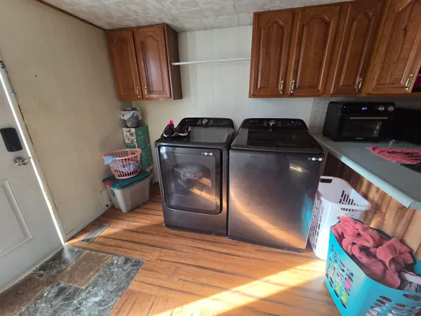 $174,900 | 158 West St Joe Street, Hillsdale, MI 49242