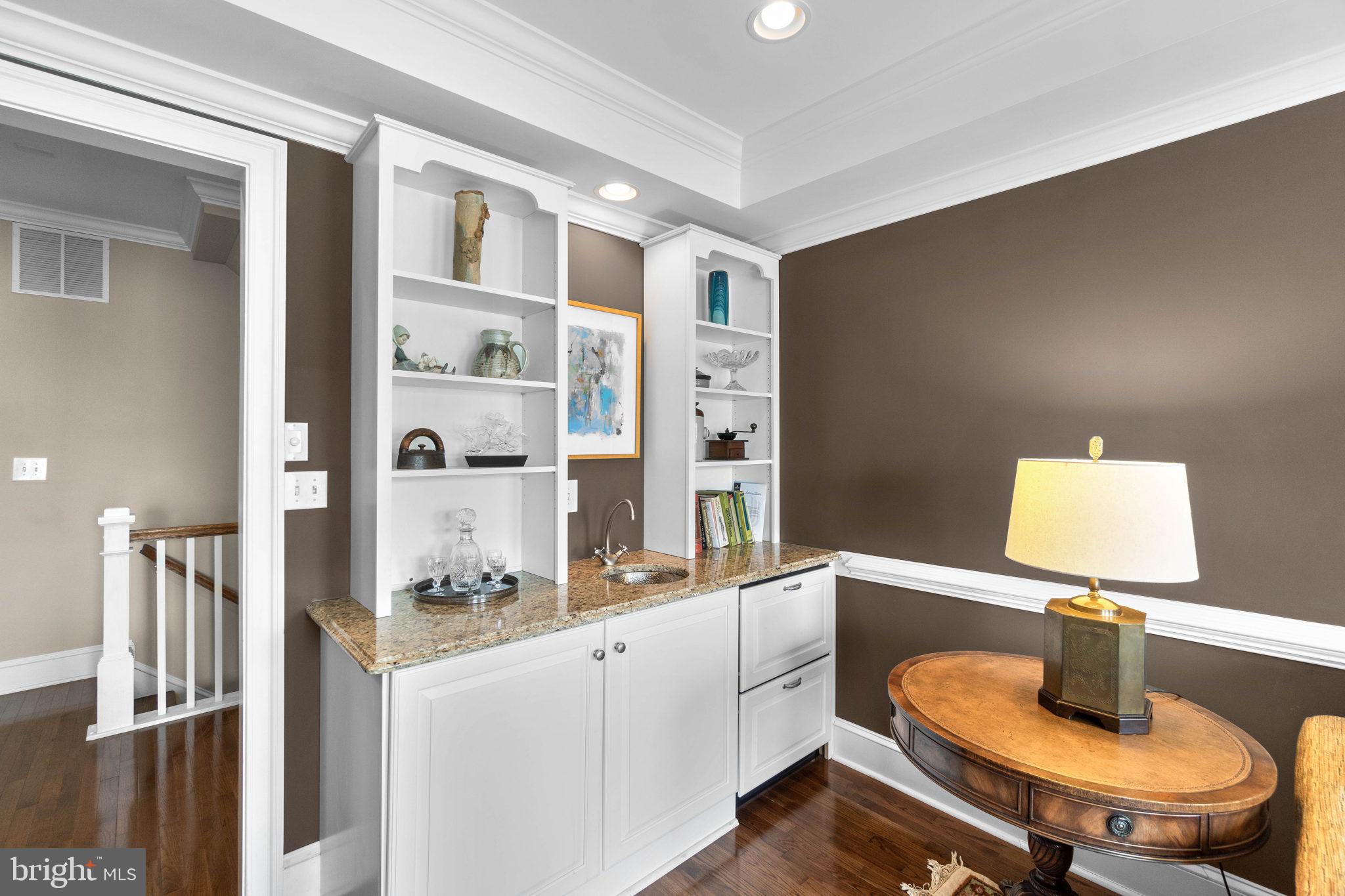 3418 Toone Street Baltimore, MD 21224 - Photo 29 of 51 Owners suite sitting area kitchenette/ wet bar