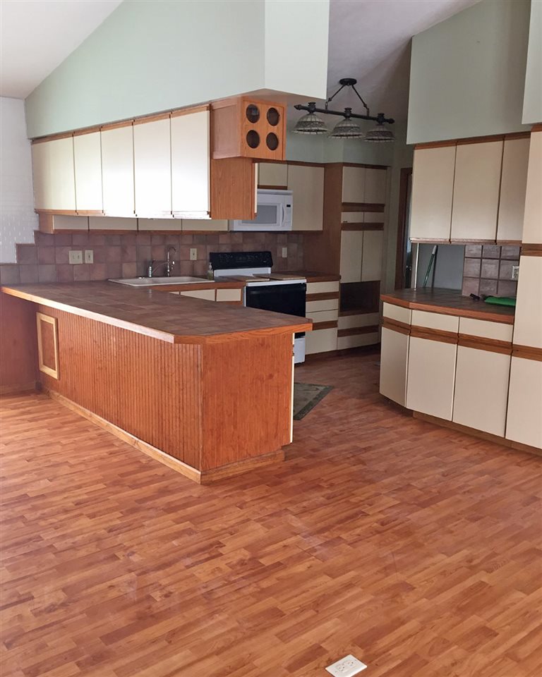 474 Moss Road Beulah, MI 49617 - Photo 10 of 15 1884626-9.JPG