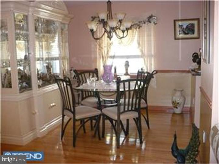 79 Trent Road Turnersville, NJ 08012 - Photo 2 of 10 Dining Room