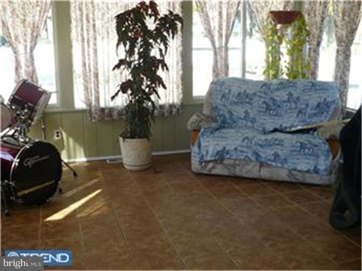 79 Trent Road Turnersville, NJ 08012 - Photo 4 of 10 Sun Room