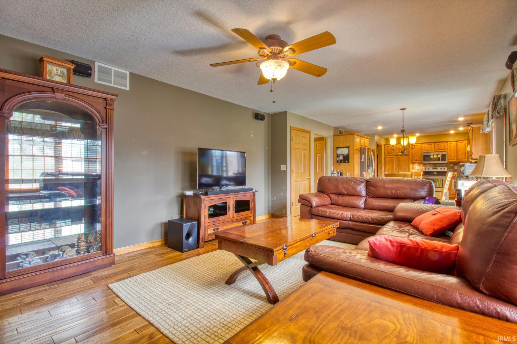 225 South Hunters Ridge Warsaw, IN 46582 - Photo 10 of 36 Gallery Image 10