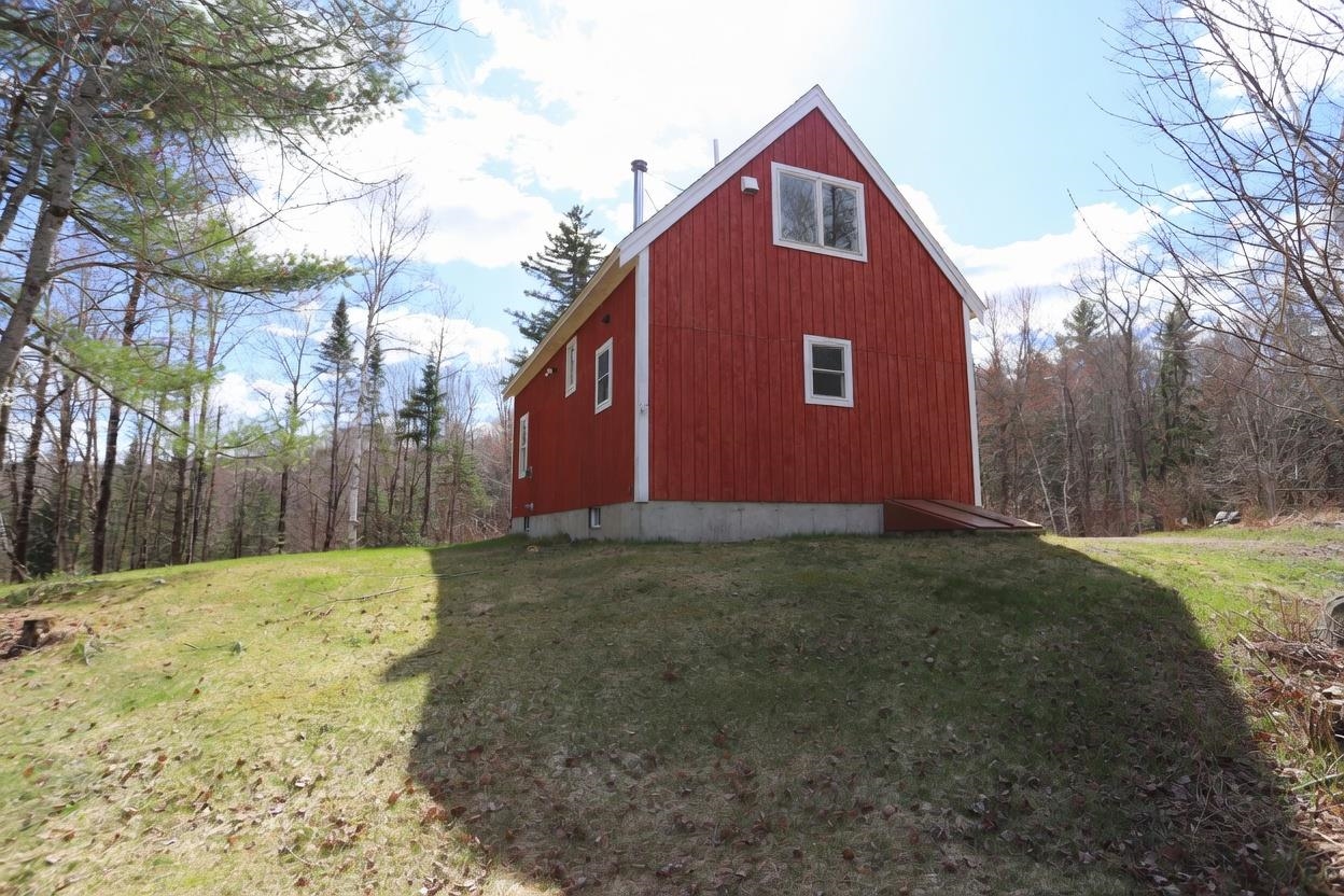 374 Crank Road Bloomfield, VT 05905 - Photo 18 of 36