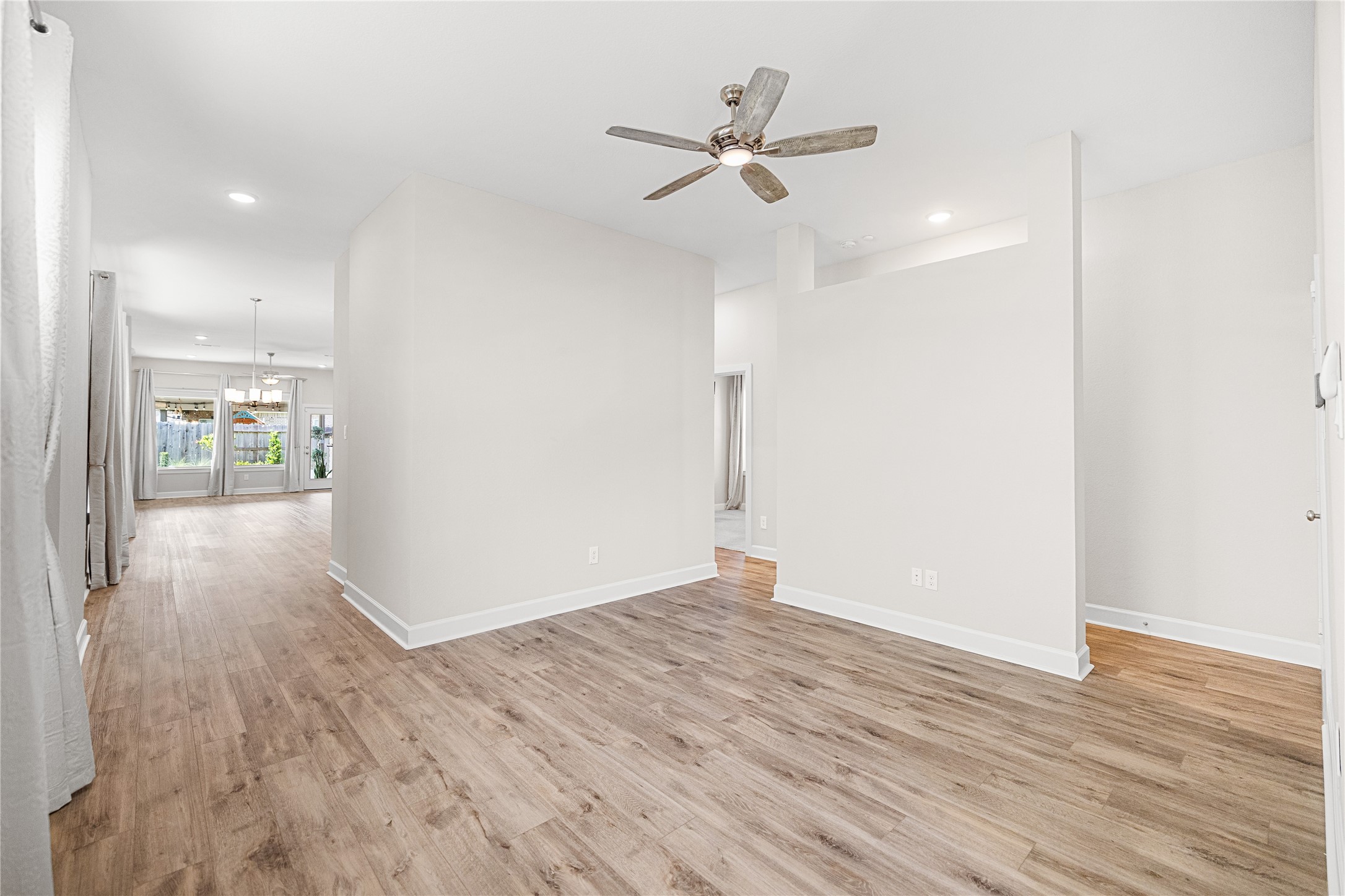 15611 Rising Wren Court Conroe, TX 77302 - Photo 6 of 41