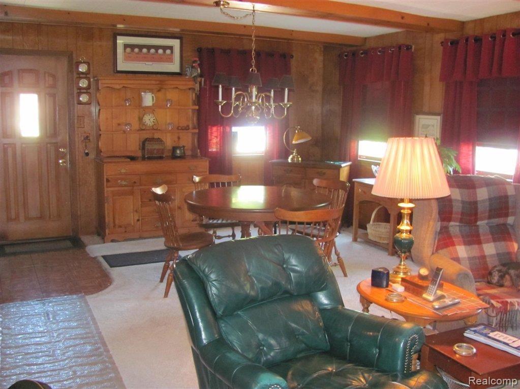 942 Washington Road Grosse Pointe, MI 48230 - Photo 6 of 10 IMG_0501.jpg