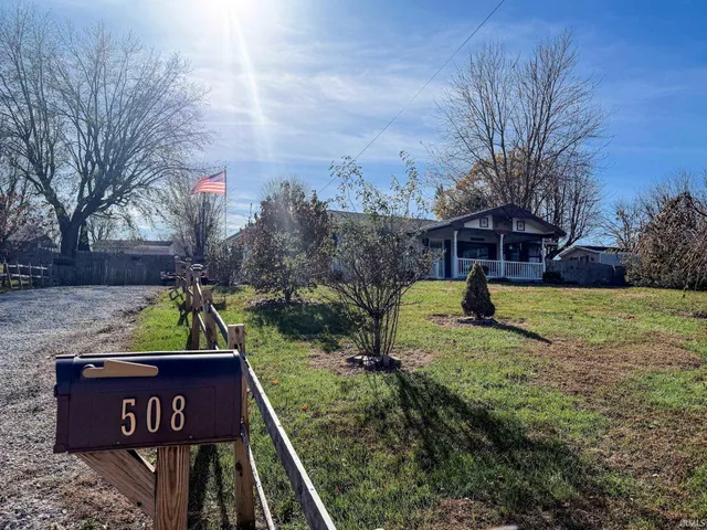 $229,900 | 508 East Broadway Street, Loogootee, IN 47553