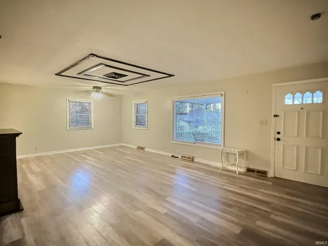 $229,900 | 508 East Broadway Street, Loogootee, IN 47553