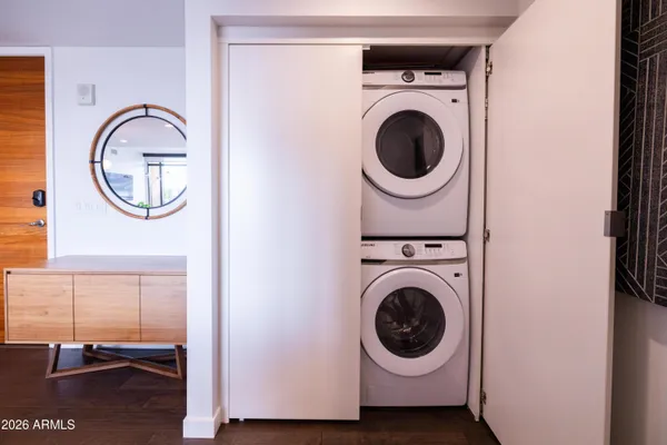 $865,000 | 200 West Portland Street, Unit 827, Phoenix, AZ 85003