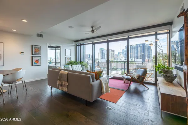 $865,000 | 200 West Portland Street, Unit 827, Phoenix, AZ 85003