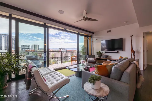 $865,000 | 200 West Portland Street, Unit 827, Phoenix, AZ 85003