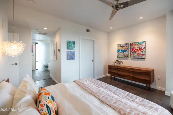 $865,000 | 200 West Portland Street, Unit 827, Phoenix, AZ 85003