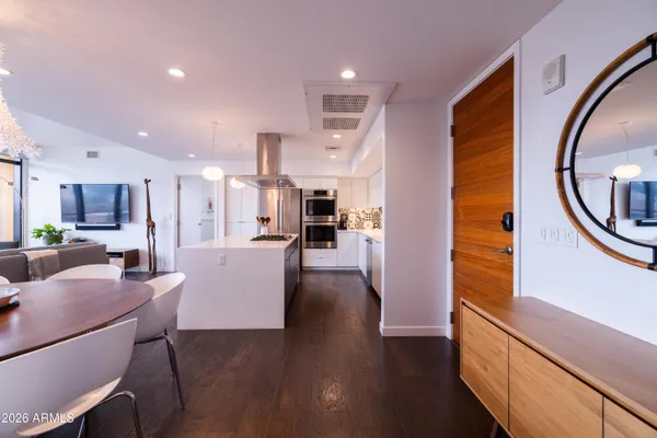 $865,000 | 200 West Portland Street, Unit 827, Phoenix, AZ 85003