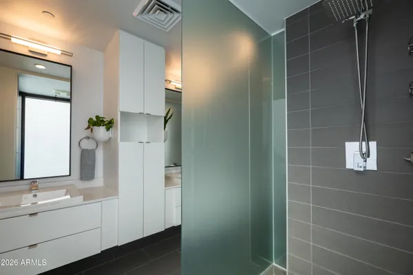 $865,000 | 200 West Portland Street, Unit 827, Phoenix, AZ 85003