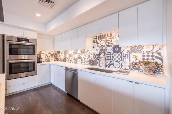 $865,000 | 200 West Portland Street, Unit 827, Phoenix, AZ 85003