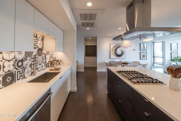 $865,000 | 200 West Portland Street, Unit 827, Phoenix, AZ 85003