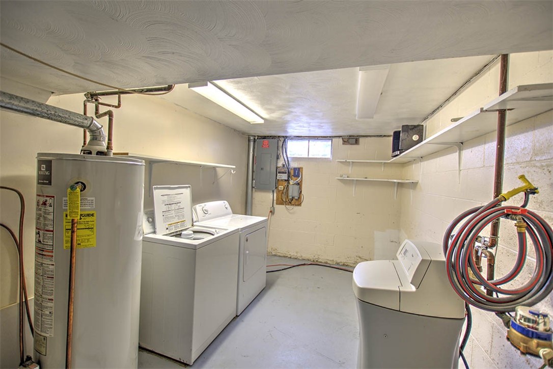 122 Bretton Court Decatur, IL 62521 - Photo 23 of 33 a utility room with dryer and washer