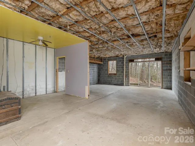 $350,000 | 752 Burnside Trail, Unit 32, Hendersonville, NC 28792