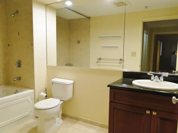 $900,000 | 1 Nassau Street, Unit 1607, Boston, MA 02111