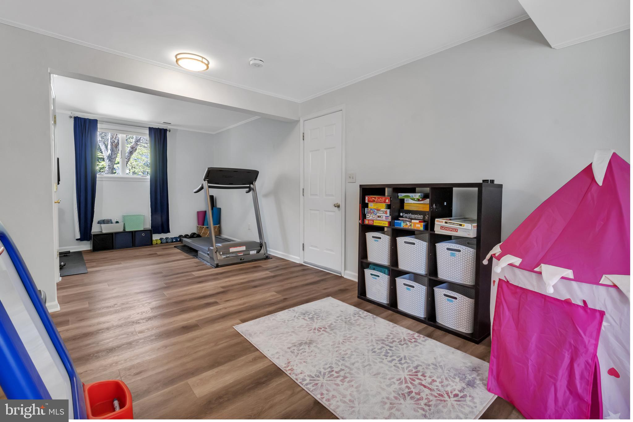 607 Bay Green Drive Arnold, MD 21012 - Photo 38 of 52 a view of a living room