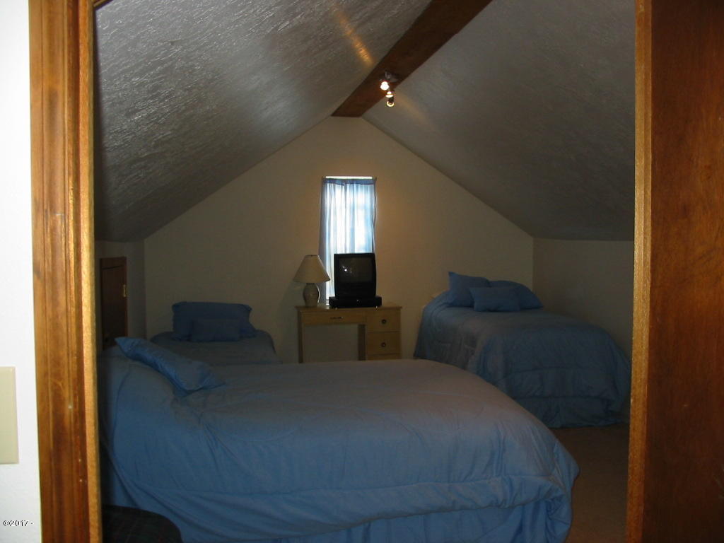 47840 Hawk Street Neskowin, OR 97149 - Photo 16 of 20 Upstairs Sleeping Loft