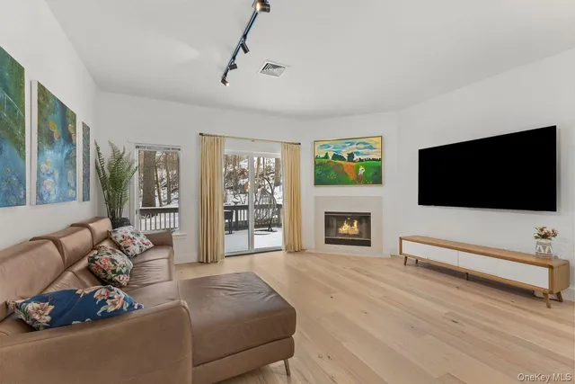 $930,000 | 811 Heritage Hills, Somers, NY 10589