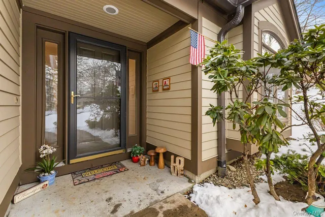 $930,000 | 811 Heritage Hills, Somers, NY 10589