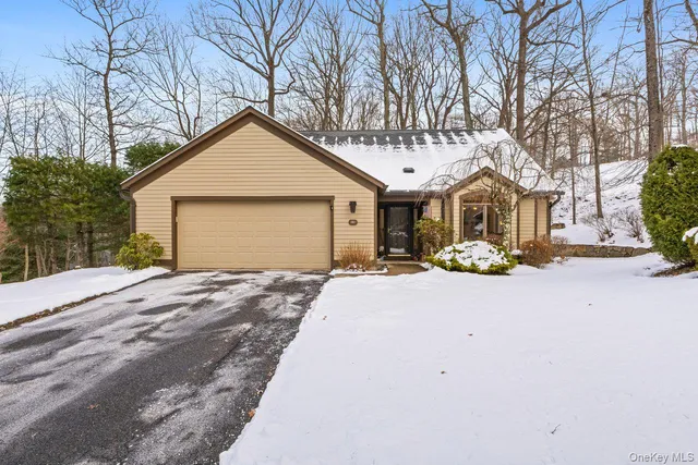 $930,000 | 811 Heritage Hills, Somers, NY 10589