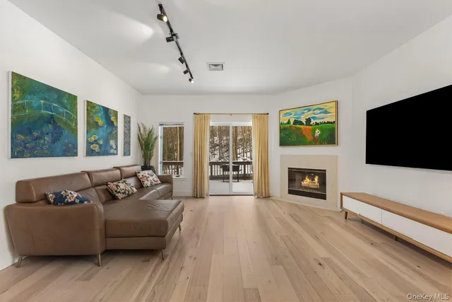 $930,000 | 811 Heritage Hills, Somers, NY 10589