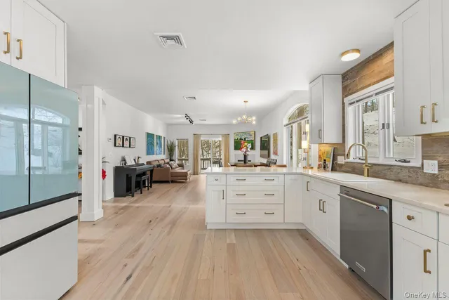 $930,000 | 811 Heritage Hills, Somers, NY 10589