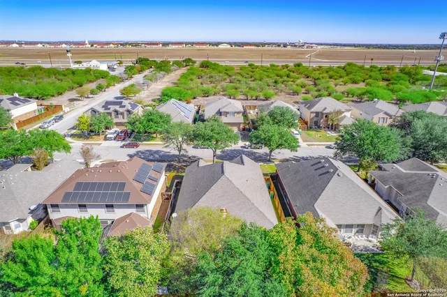 a picture of a bench in front of a mirror