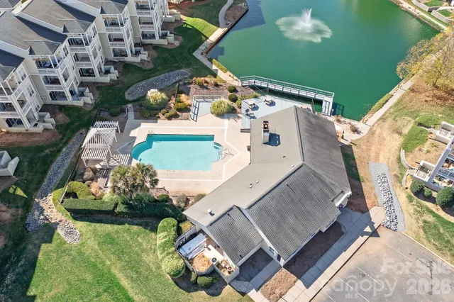 $515,000 | 18816 Nautical Drive, Unit 3, Cornelius, NC 28031