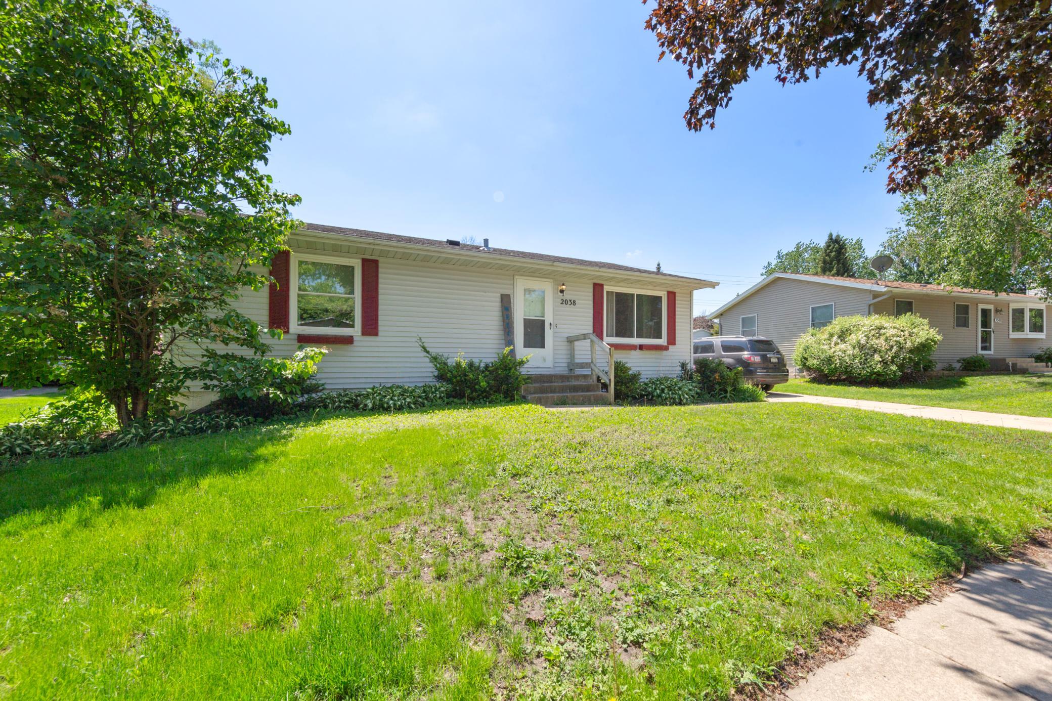 2038 44th Street Northwest Rochester, MN 55901 - Photo 4 of 28