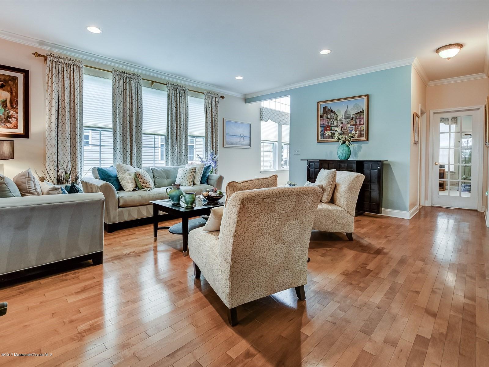 21 Criollo Road Manalapan, NJ 07726 - Photo 4 of 40 006_Living