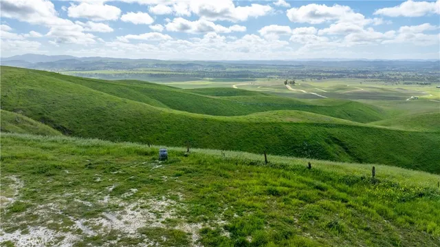 $525,000 | 0 Yosemite Place, Paso Robles, CA 93446