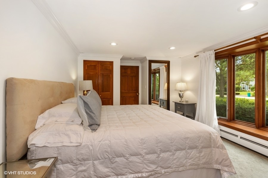 1052 Inverlieth Road Lake Forest, IL 60045 - Photo 15 of 28