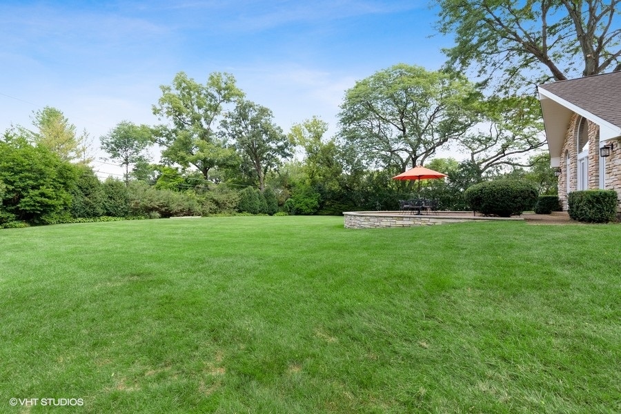 1052 Inverlieth Road Lake Forest, IL 60045 - Photo 24 of 28