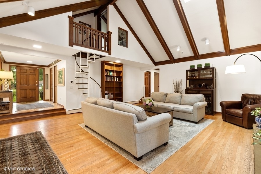 1052 Inverlieth Road Lake Forest, IL 60045 - Photo 6 of 28