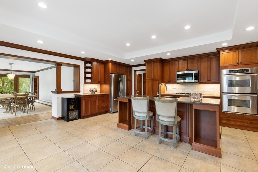 1052 Inverlieth Road Lake Forest, IL 60045 - Photo 10 of 28
