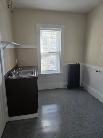 $1,734 | 240 Locust Street, Unit 4L, Springfield, MA 01108