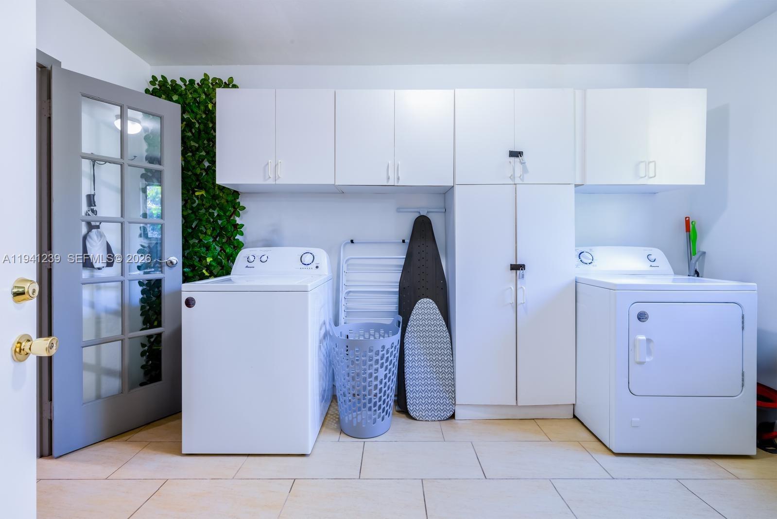 312 North Luna Court Hollywood, FL 33021 - Photo 29 of 60