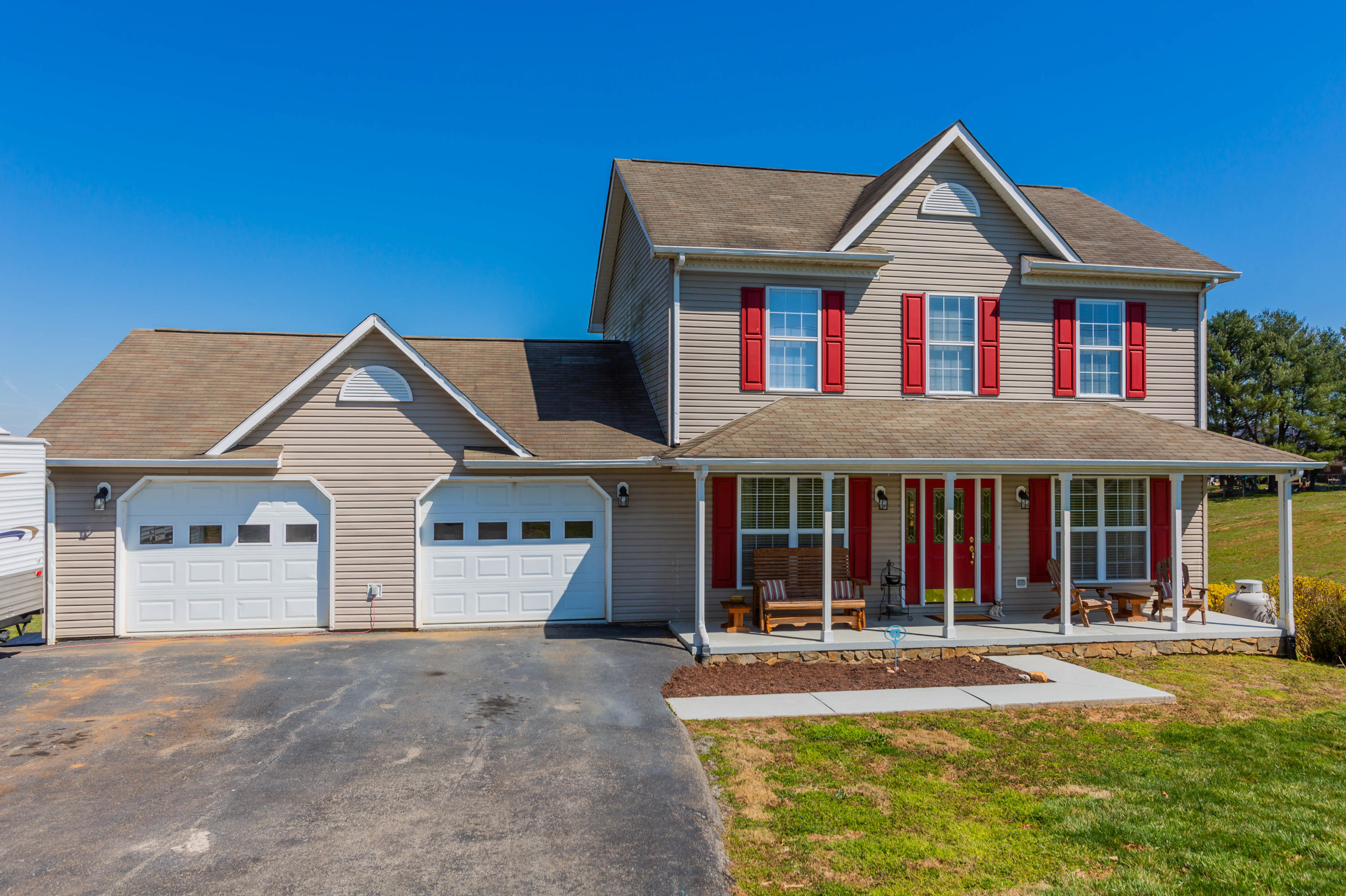 35 Blankenship Road Rocky Mount, VA 24151 - Photo 2 of 36 a front view of a house with swimming pool