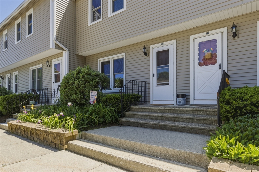 1430 Russell Road, Unit 28 Westfield, MA 01085 - Photo 2 of 27