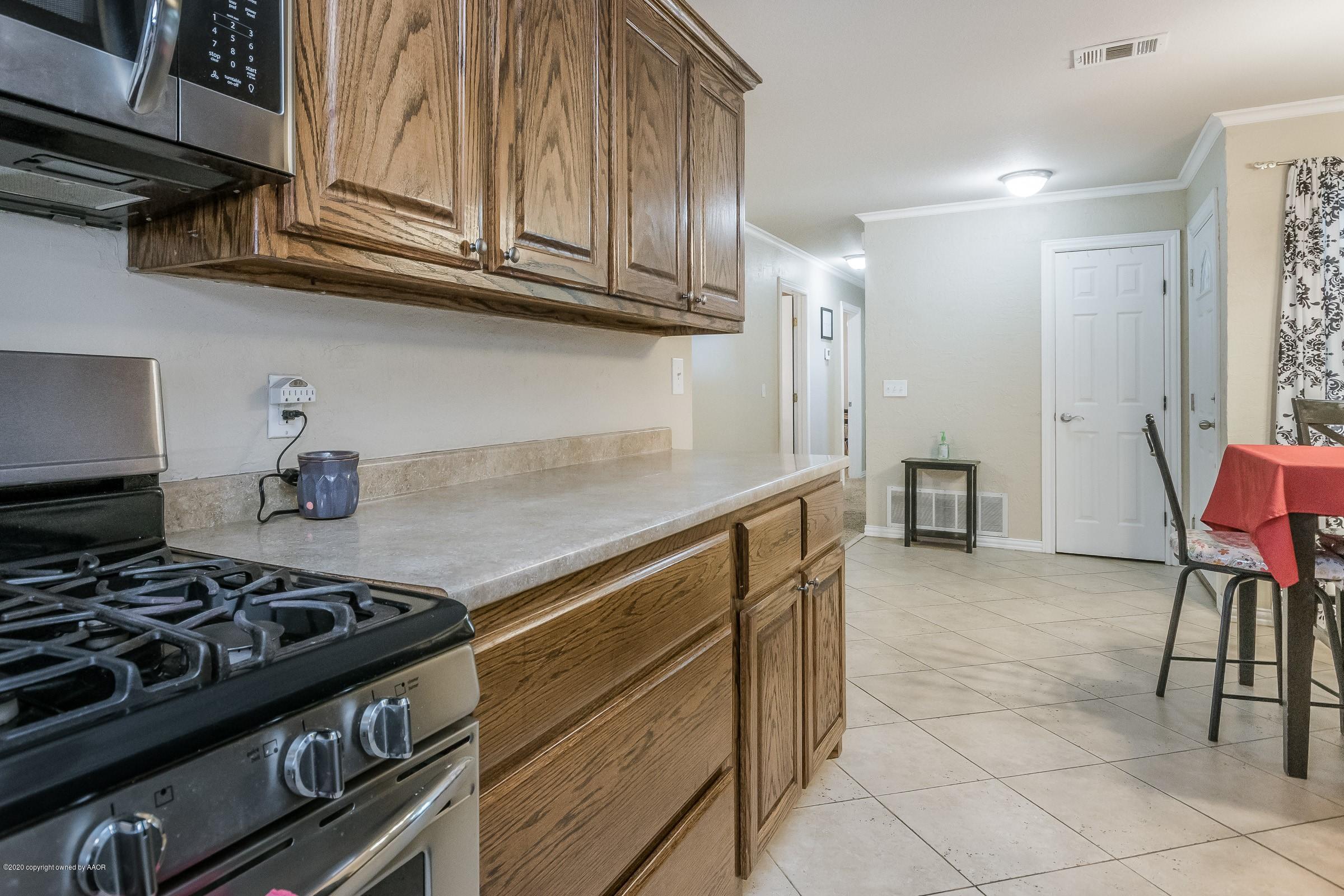 5211 Royce Drive Amarillo, TX 79110 - Photo 8 of 23 008_Kitchen-3